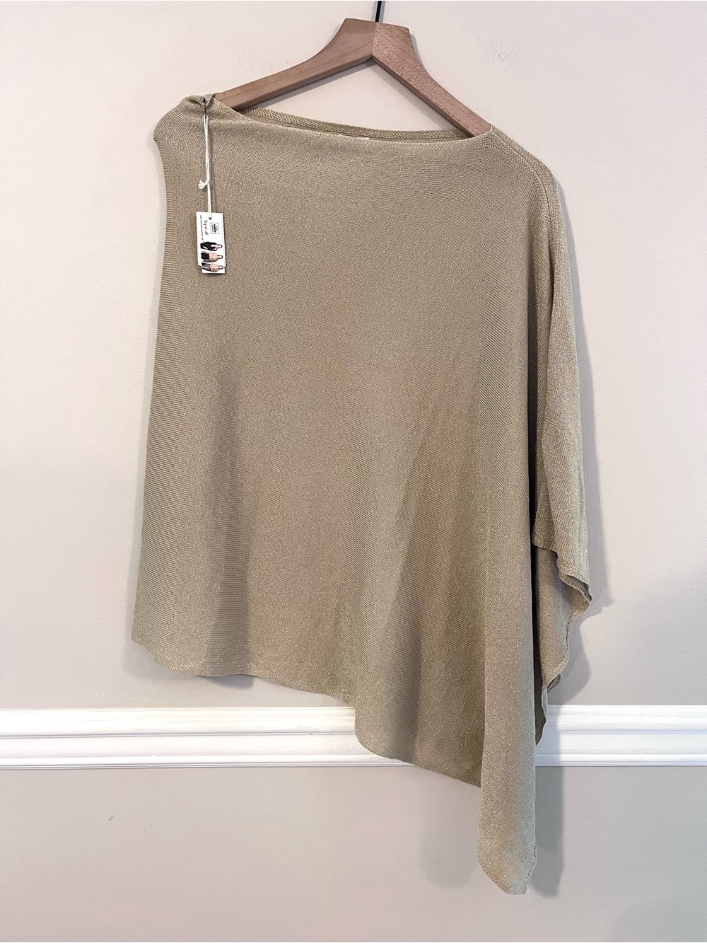Lexi York Women’s Gold One-Shoulder Knit Bamboo Poncho One Size Metallic NWT